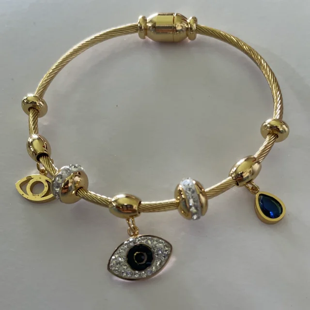 Mery El's bracelet