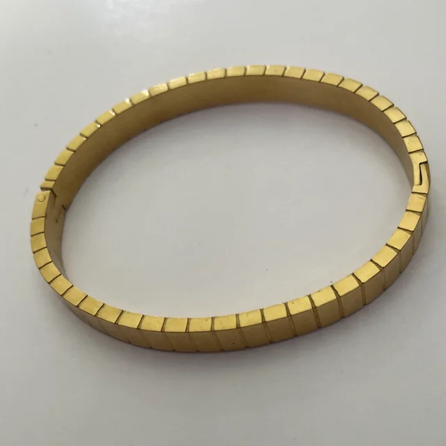 Mery El's bracelet