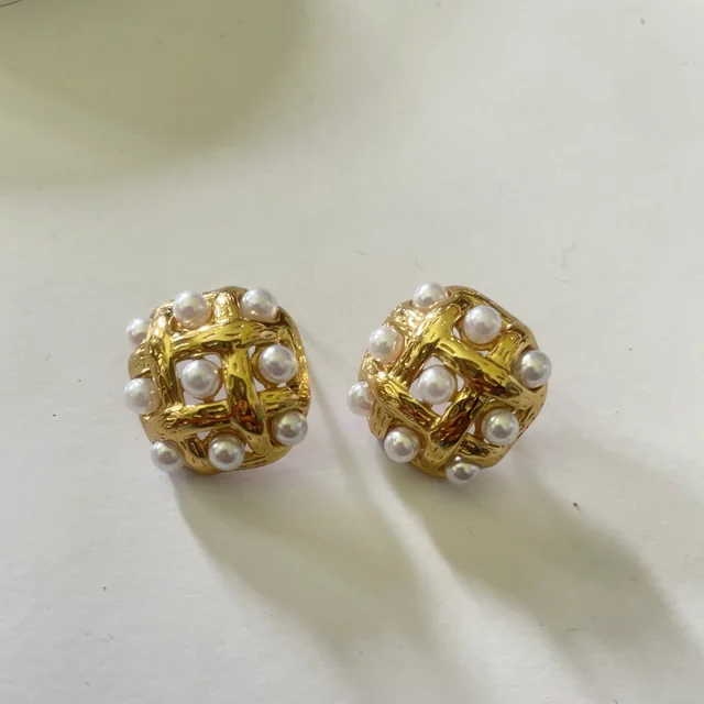 Mery El's earrings