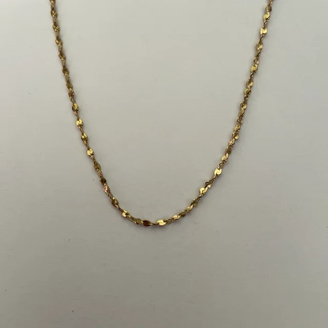 Mery El's necklace