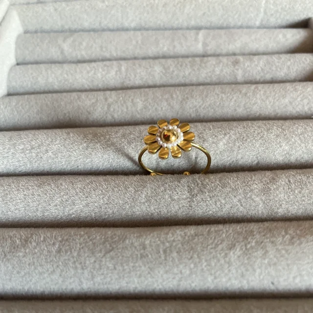 Mery El's ring