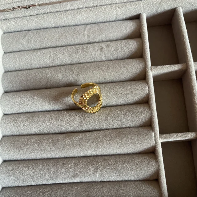 Mery El's ring